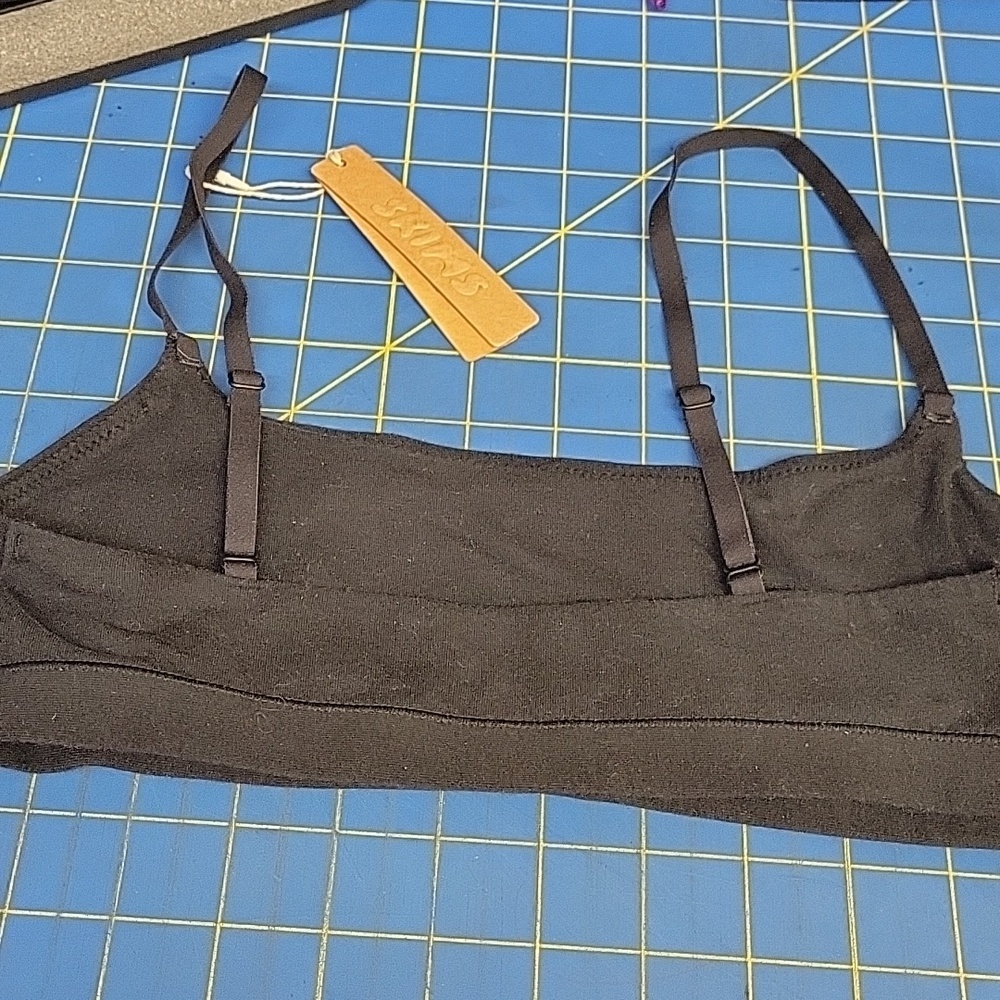 SKIMS Black Seamless Bralette with Adjustable Straps XS NWT - Picture 4 of 4